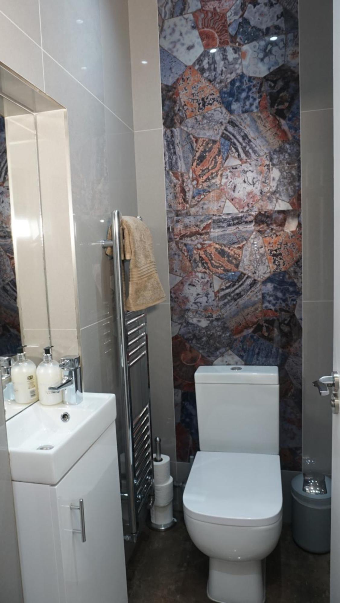 Апартаменты Beautiful Sleeps 6, 2 Minutes To Metro Лондон