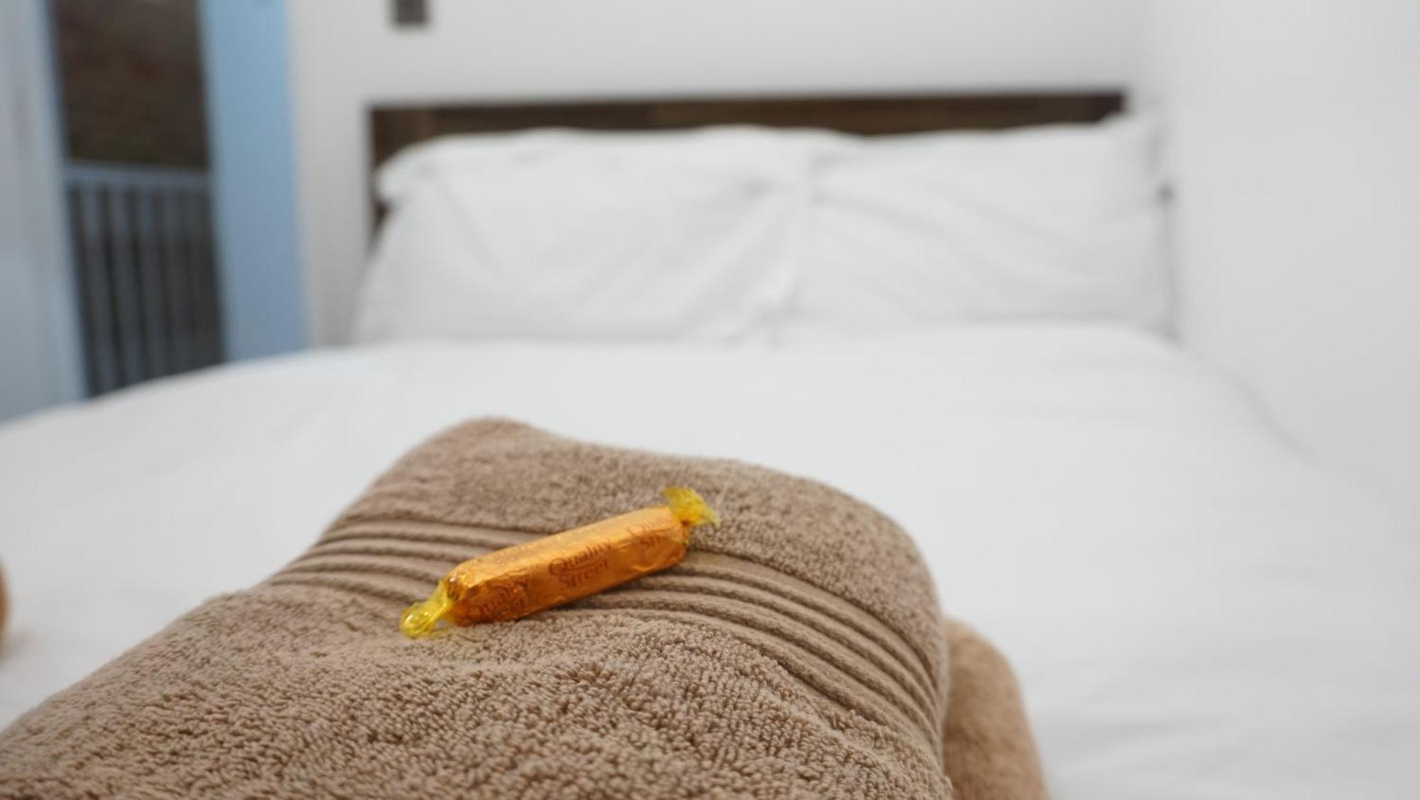 Апартаменты Beautiful Sleeps 6, 2 Minutes To Metro *