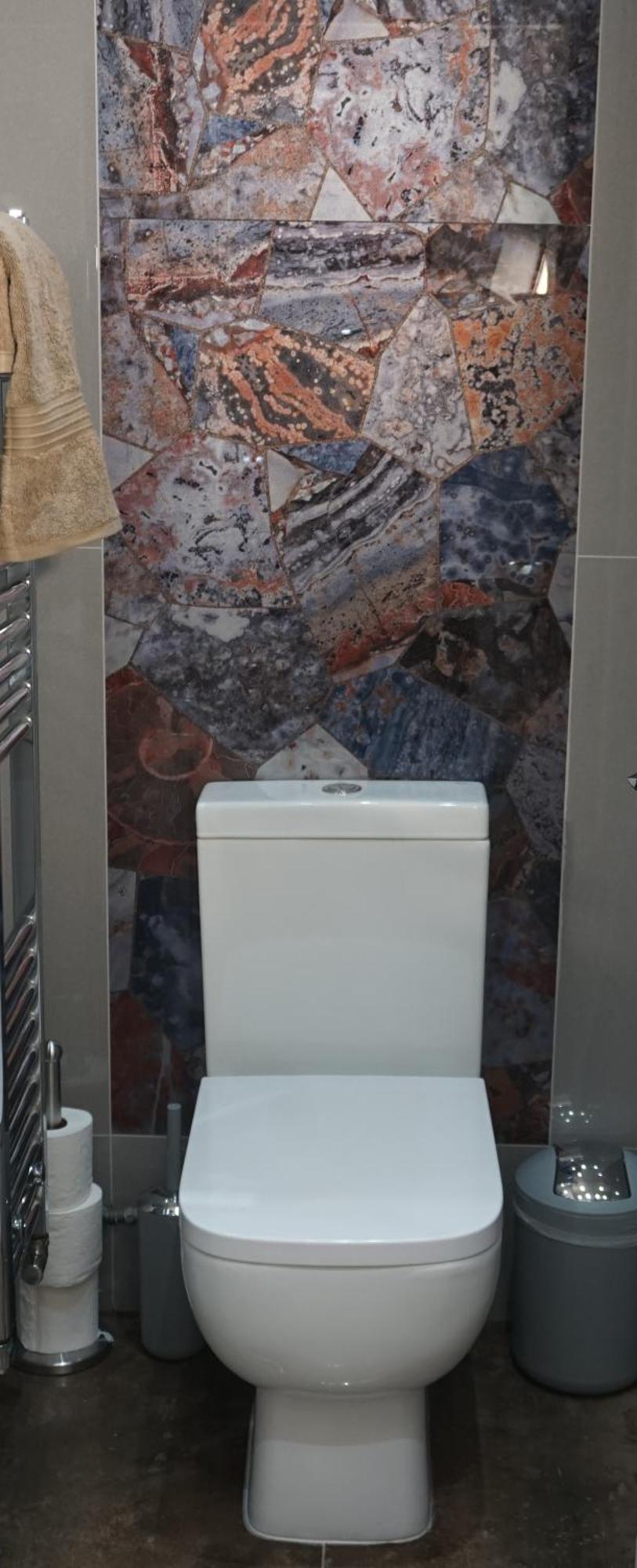 Beautiful Sleeps 6, 2 Minutes To Metro Апартаменты *